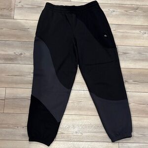 Alo Black and Gray make wave sweatpants